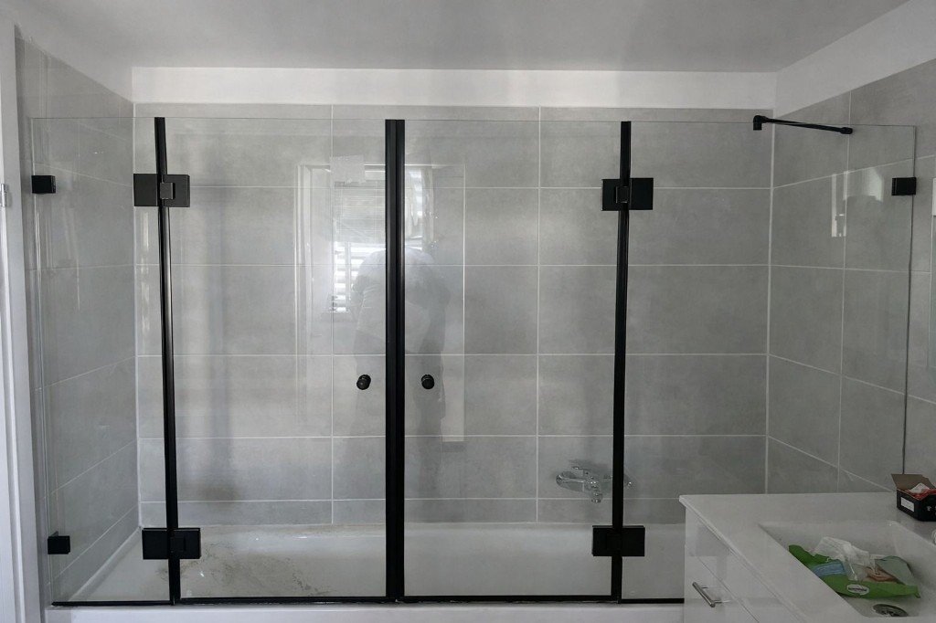 אמבטיון זכוכית — גלריה