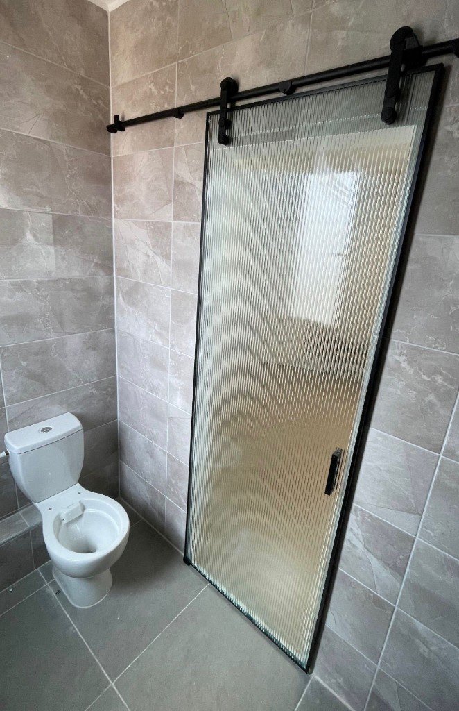 דלת זכוכית — גלריה