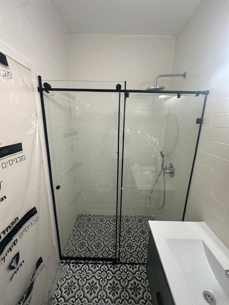 מקלחון זכוכית — גלריה